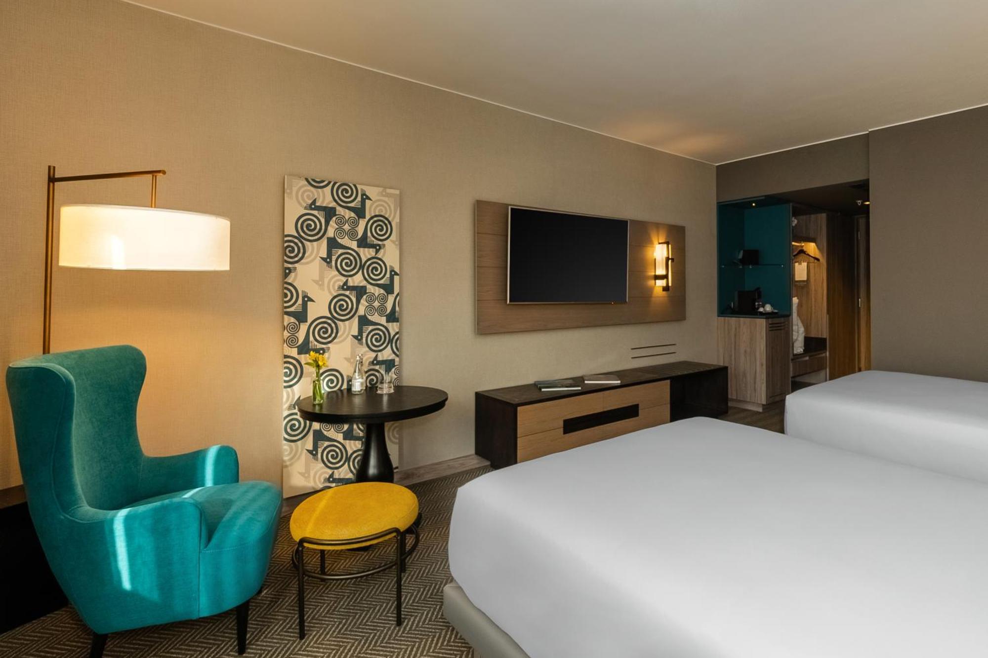 Queen Room Two Queen Beds Accessible Shower Disability Access