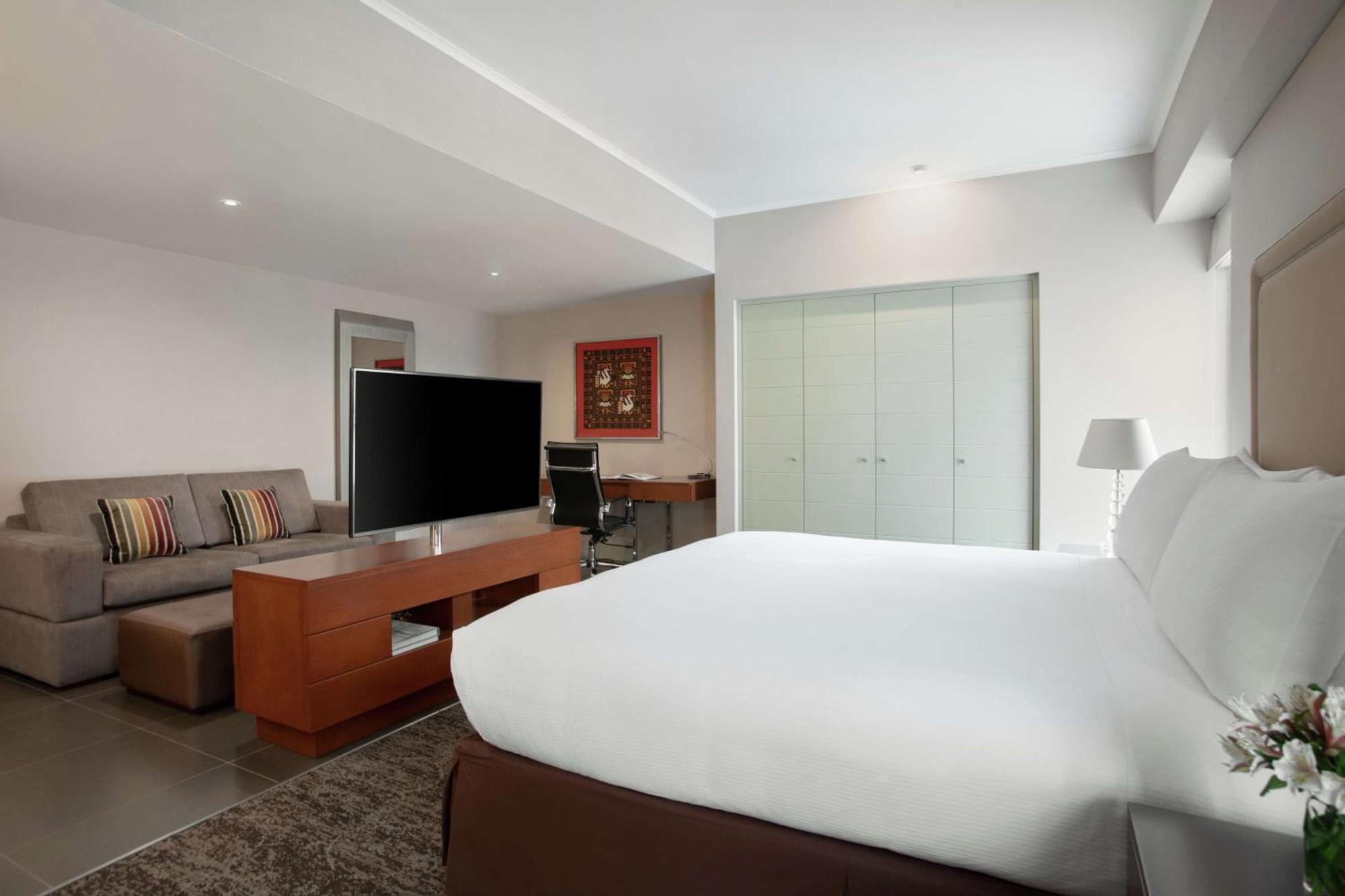 Junior King Suite with Kitchenette
