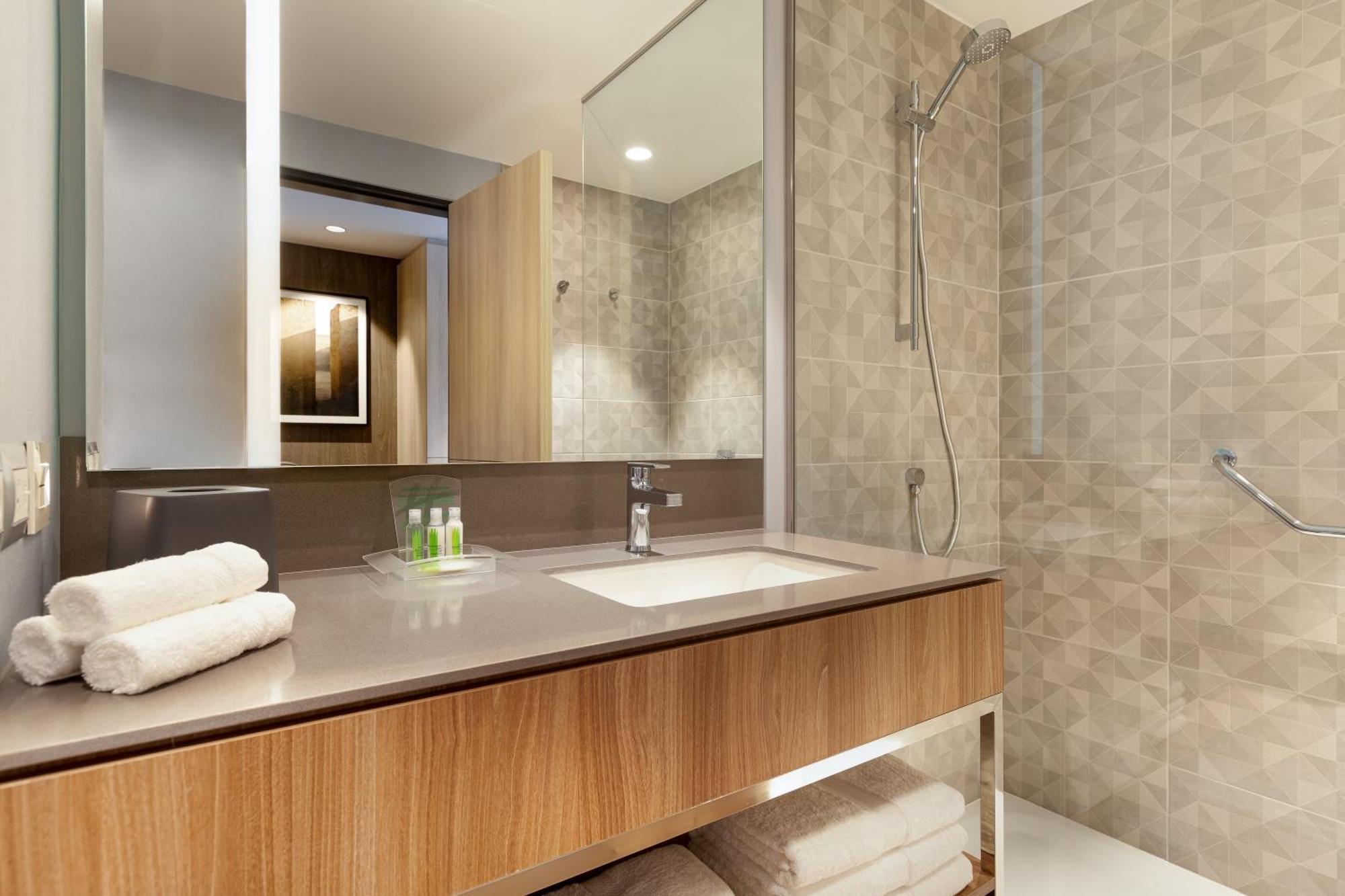 Habitación Premium con cama extragrande y vistas a la ciudad