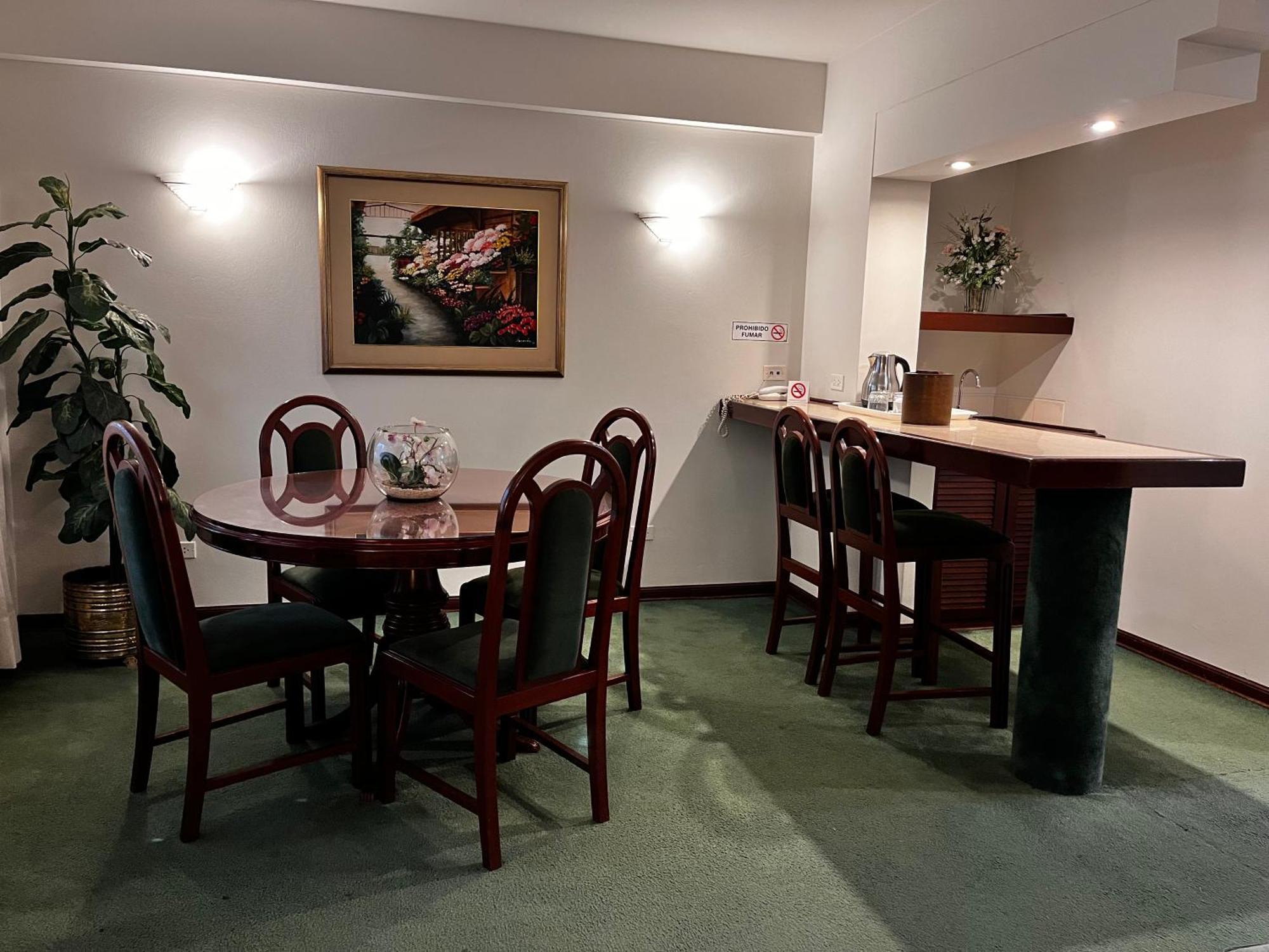 Deluxe Suite