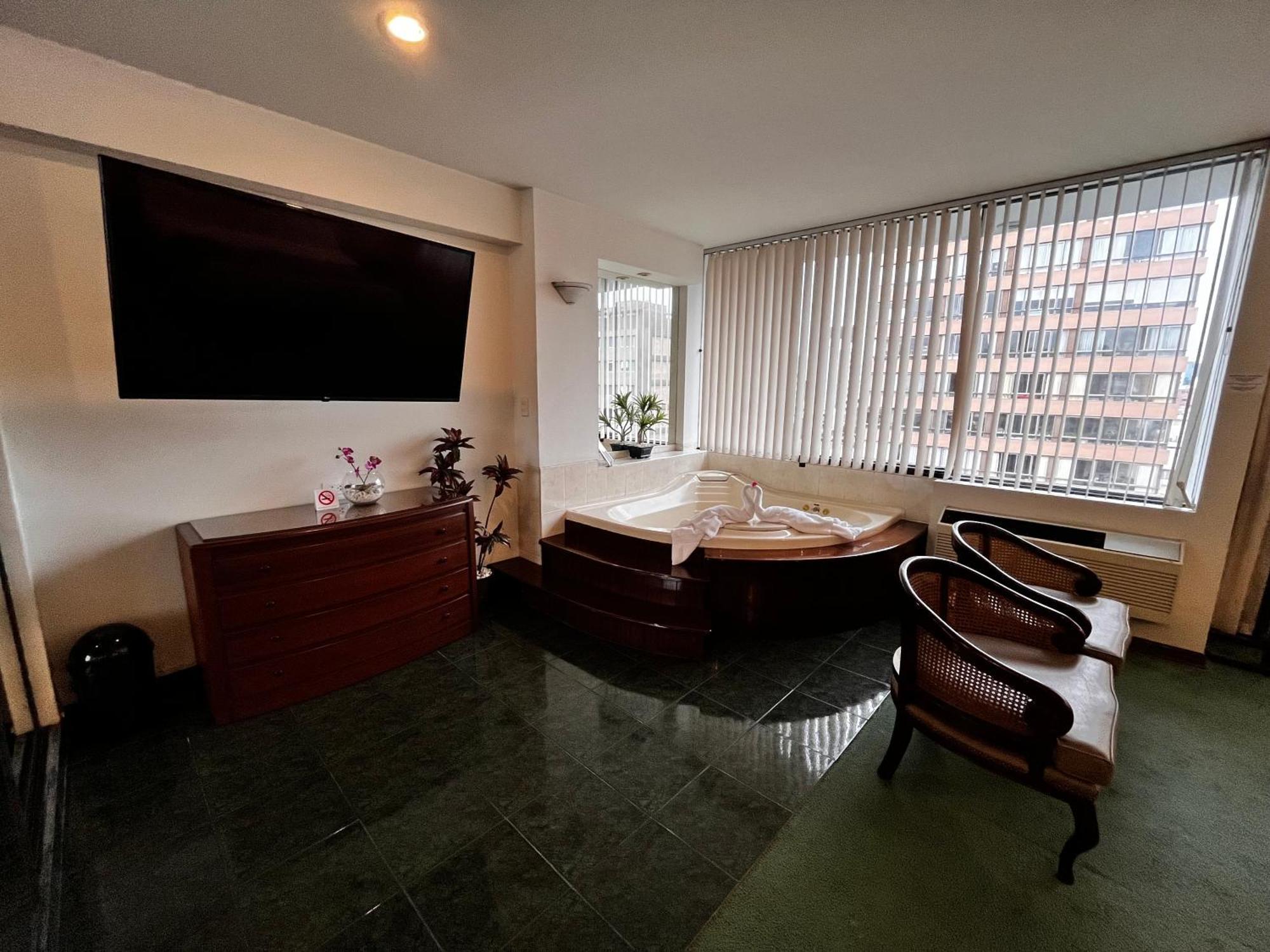 Deluxe Suite