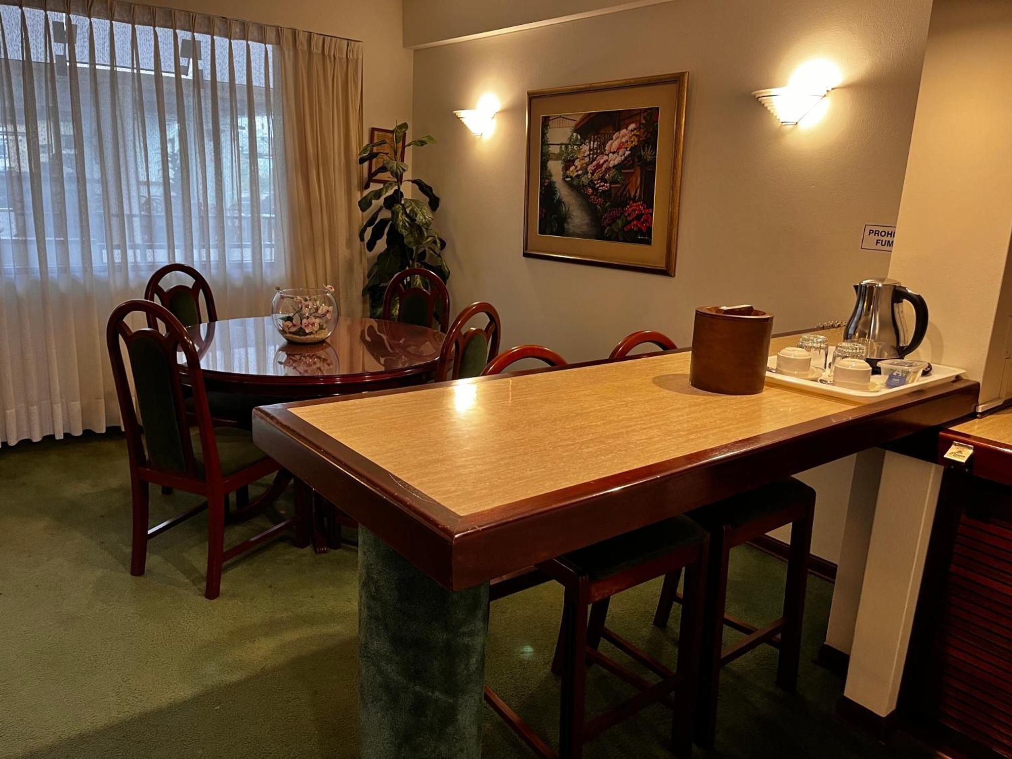 Deluxe Suite