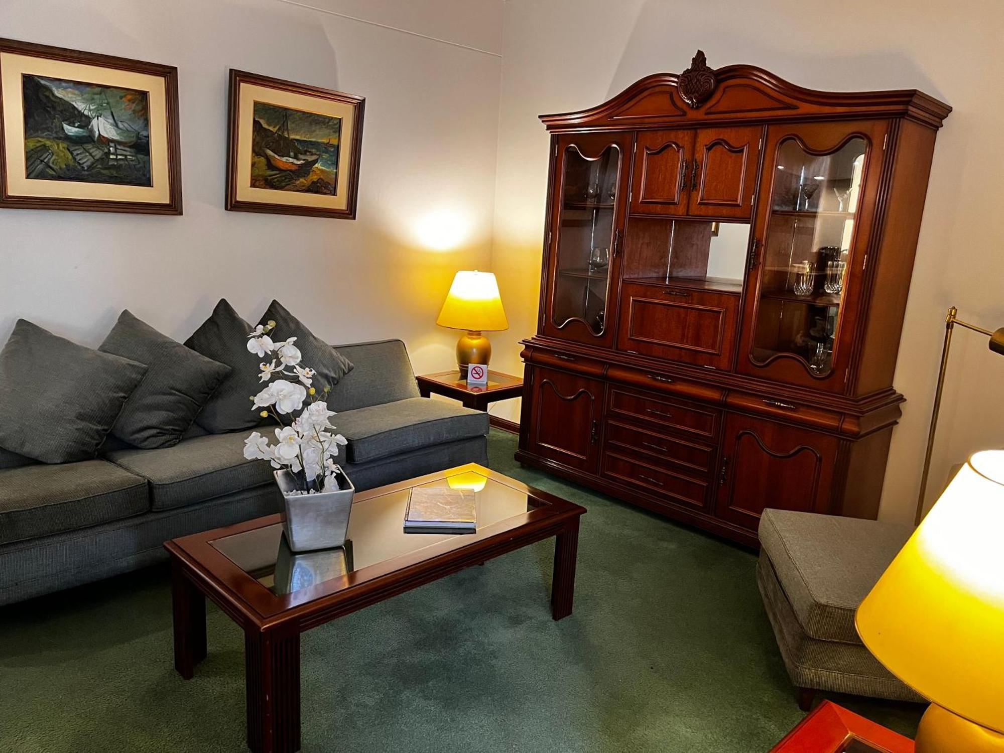Deluxe Suite