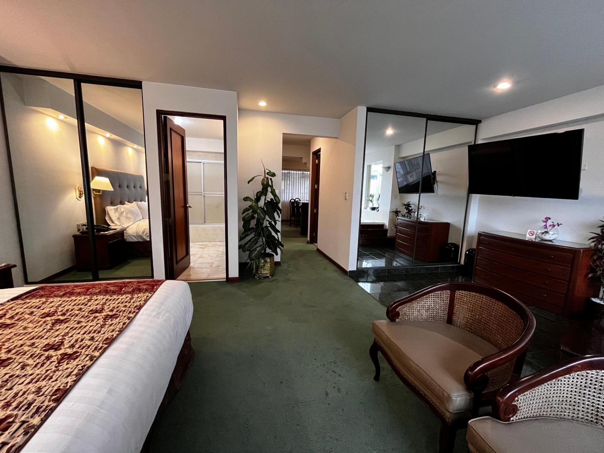 Deluxe Suite