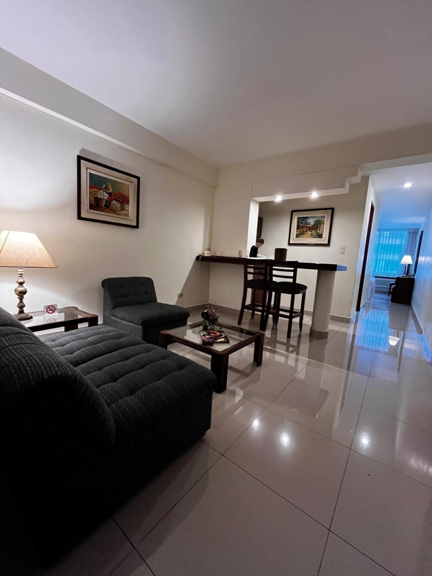 Single Room Queen Bed