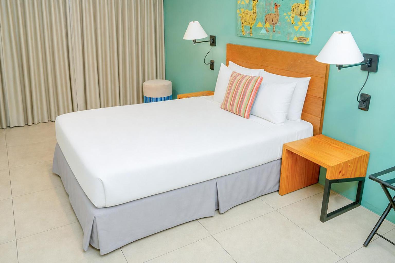 Quarto Pequeno com Banheiro Compartilhado
